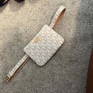 White Micheal Kors Belt Chain Bag.